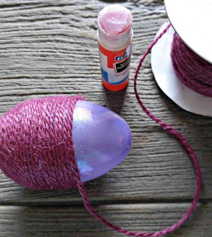 match the rope color to the egg