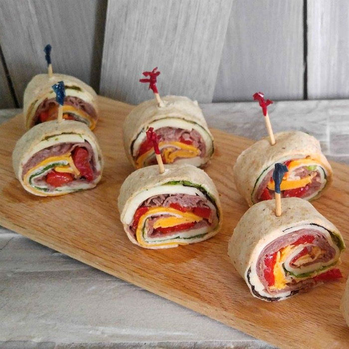 Roast beef wrap pinwheels
