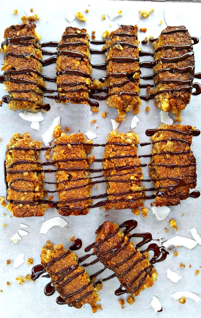 Chocolate nut granola bars
