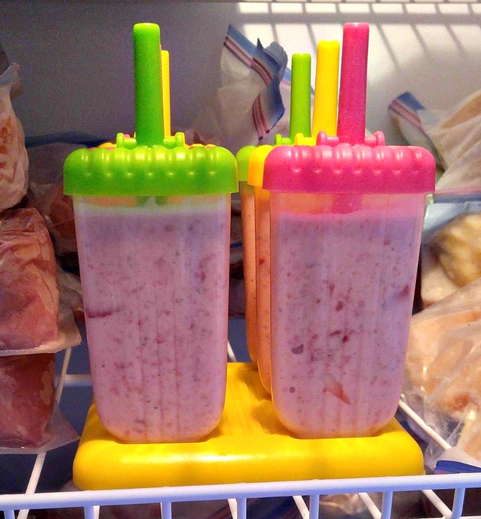 Freezing yogurt pops