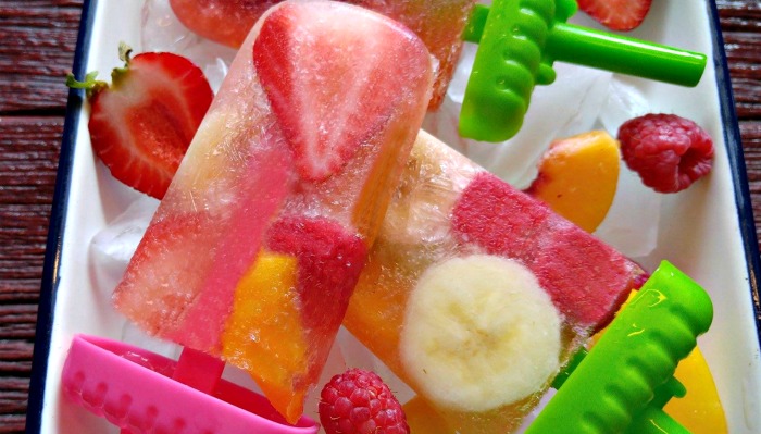 Yummy popsicles made of champagne
