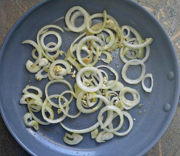 Onions and garlic in oil
