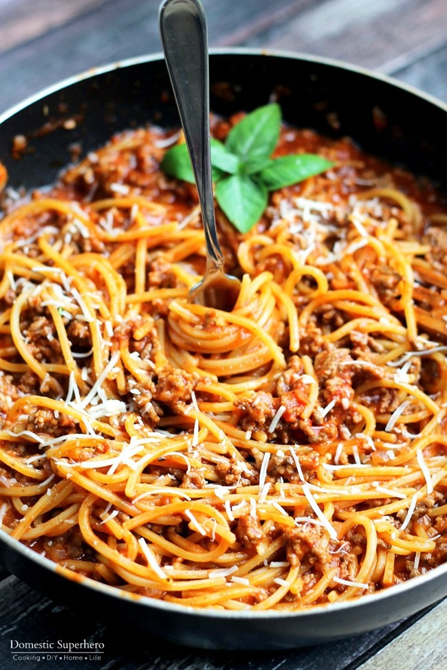 One pot spaghetti with meat sauce from Domestics Super Hero