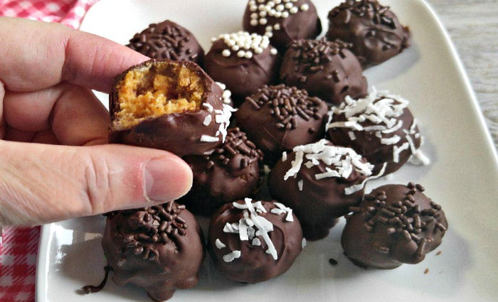 Tasting these Baileys Irish Cream truffles with a cookie center