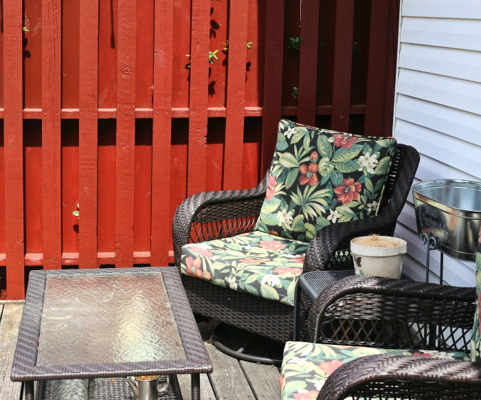 Outdoor patio setting