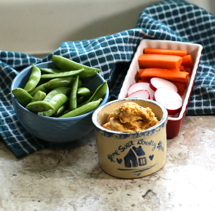Edamame and raw vegetables with hummus
