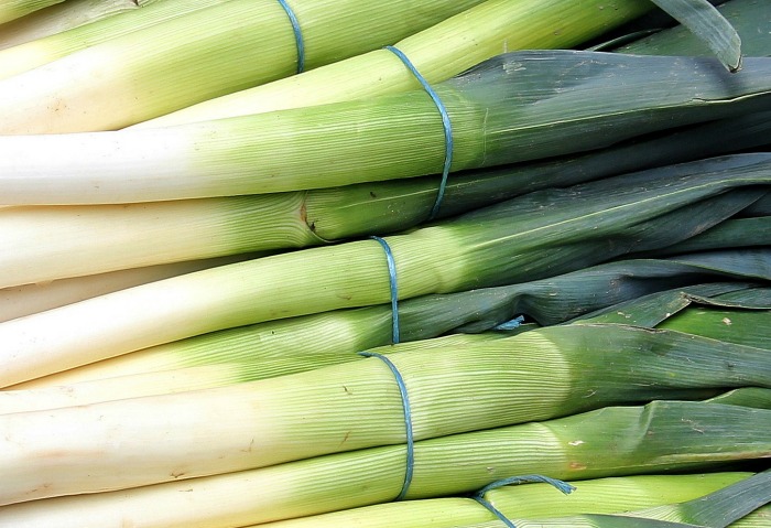 The green part of leeks can be used as a substitute for shallots