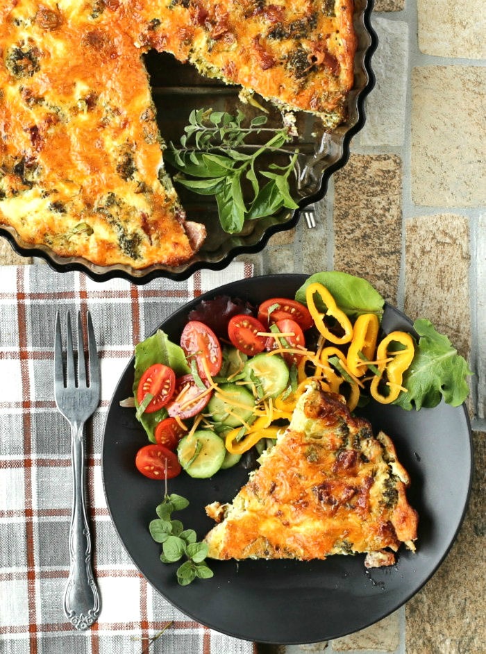 Crustless breakfast quiche