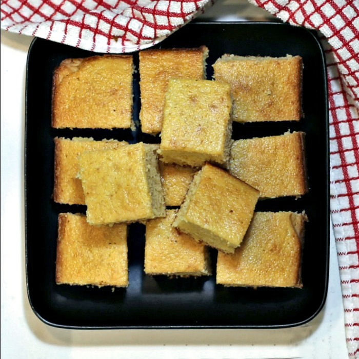 Southern Cornbread Recipe – Old Fashioned Easy Buttermilk Corn Bread