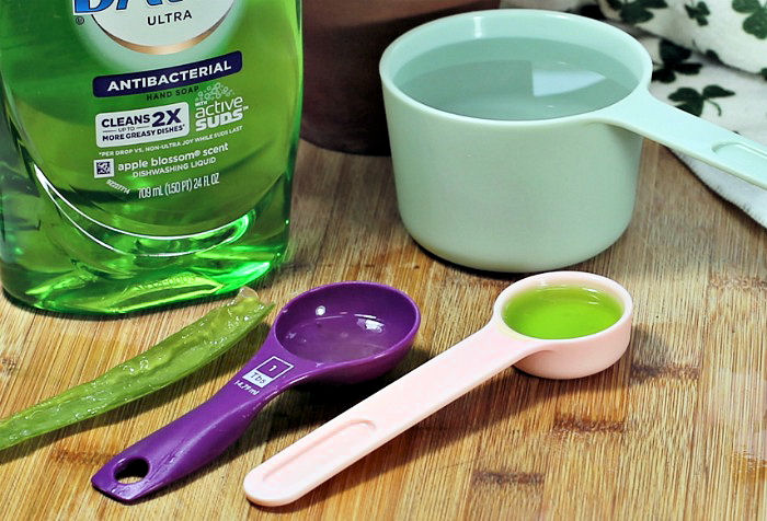 Aloe vera gel and Dawn detergent