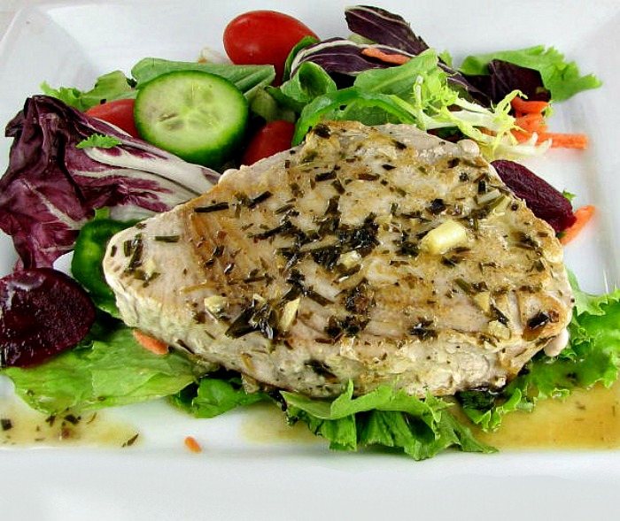 Tuna with a tarragon butter sauce